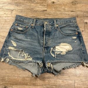 Levi’s 501 short, size 29, color: blue